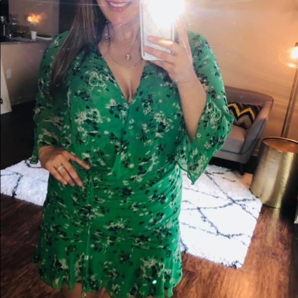 Spring  Veronica Beard dress!! Stunning! Gives off the JLO look!Size 12